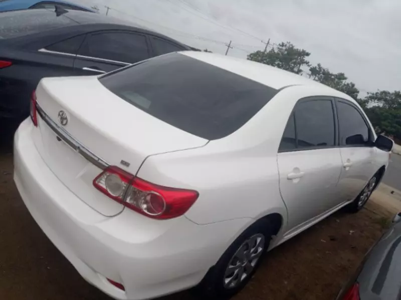 Toyota Corolla   - 2011