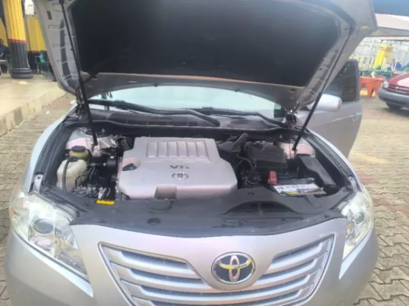 Toyota Camry   - 2009