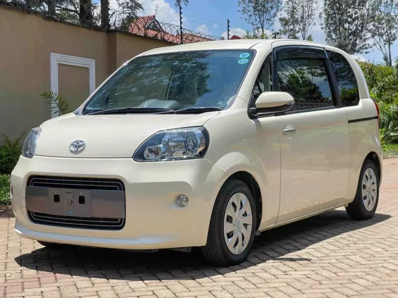 Toyota Porte   - 2016