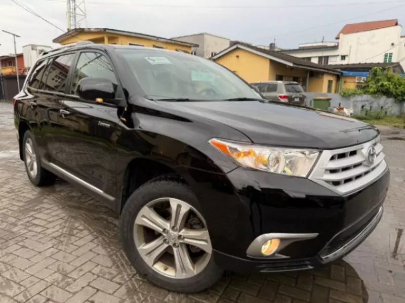 Toyota Highlander   - 2012