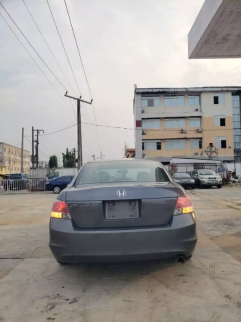 Honda Accord   - 2010