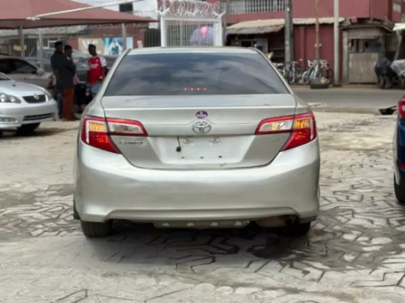 Toyota Camry   - 2013