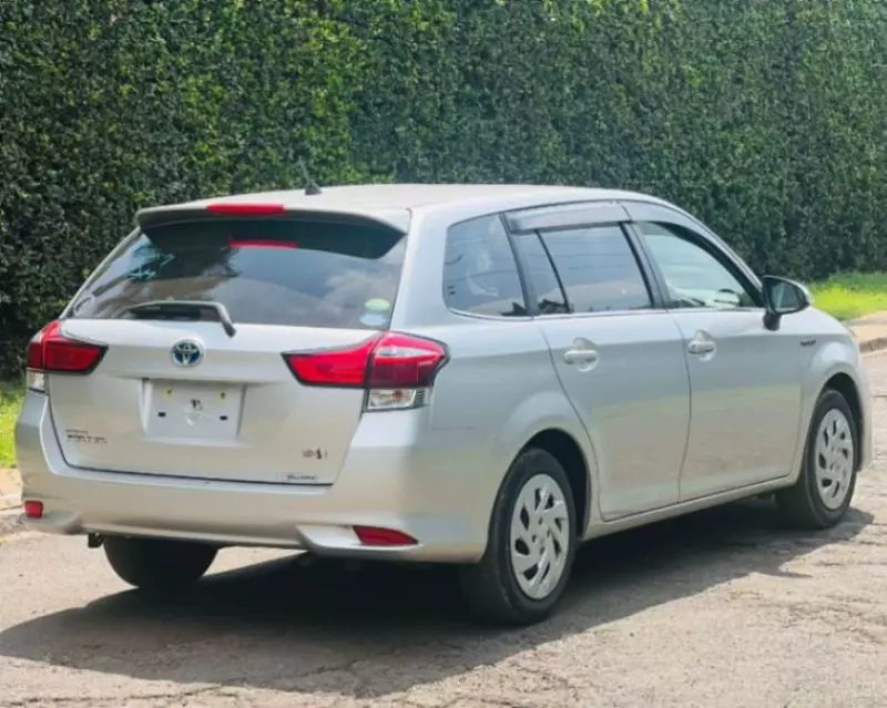 Toyota Fielder hybrid    - 2018