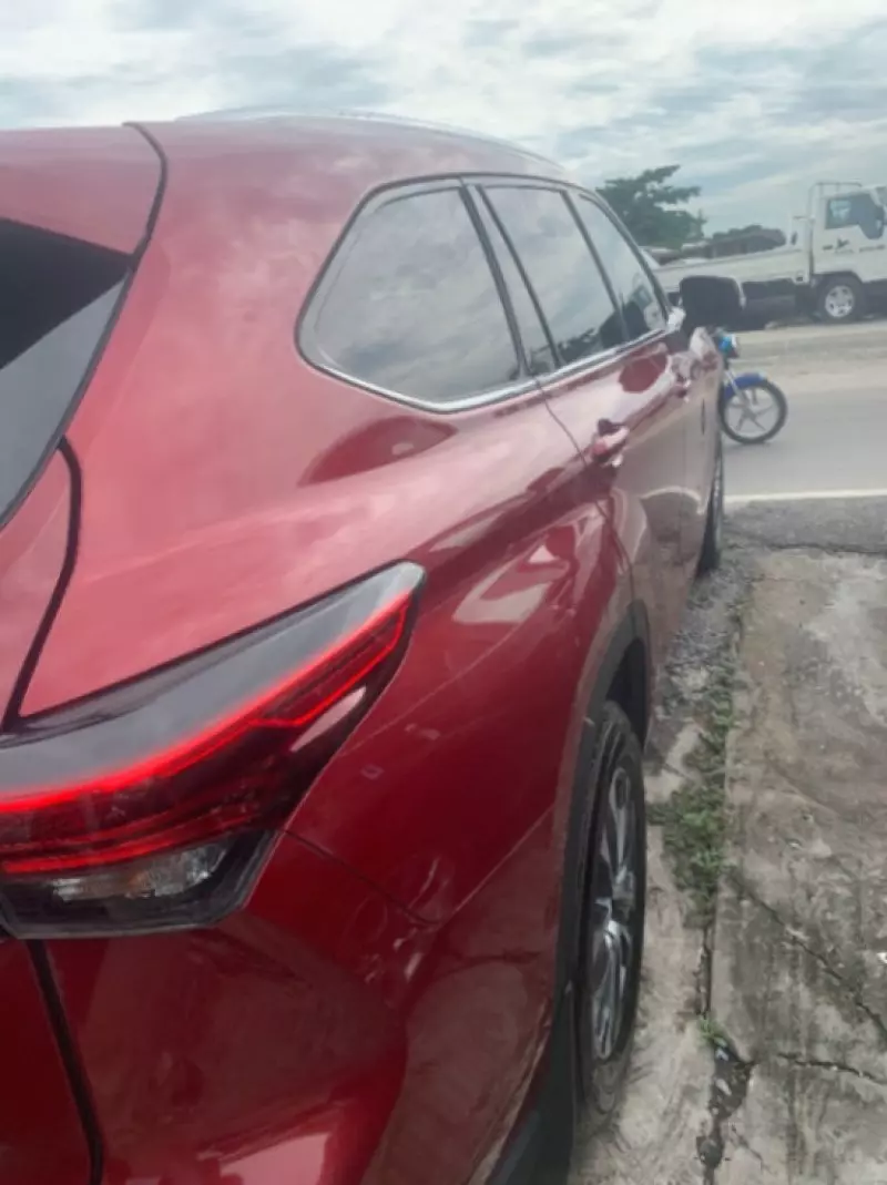 Toyota Highlander   - 2021