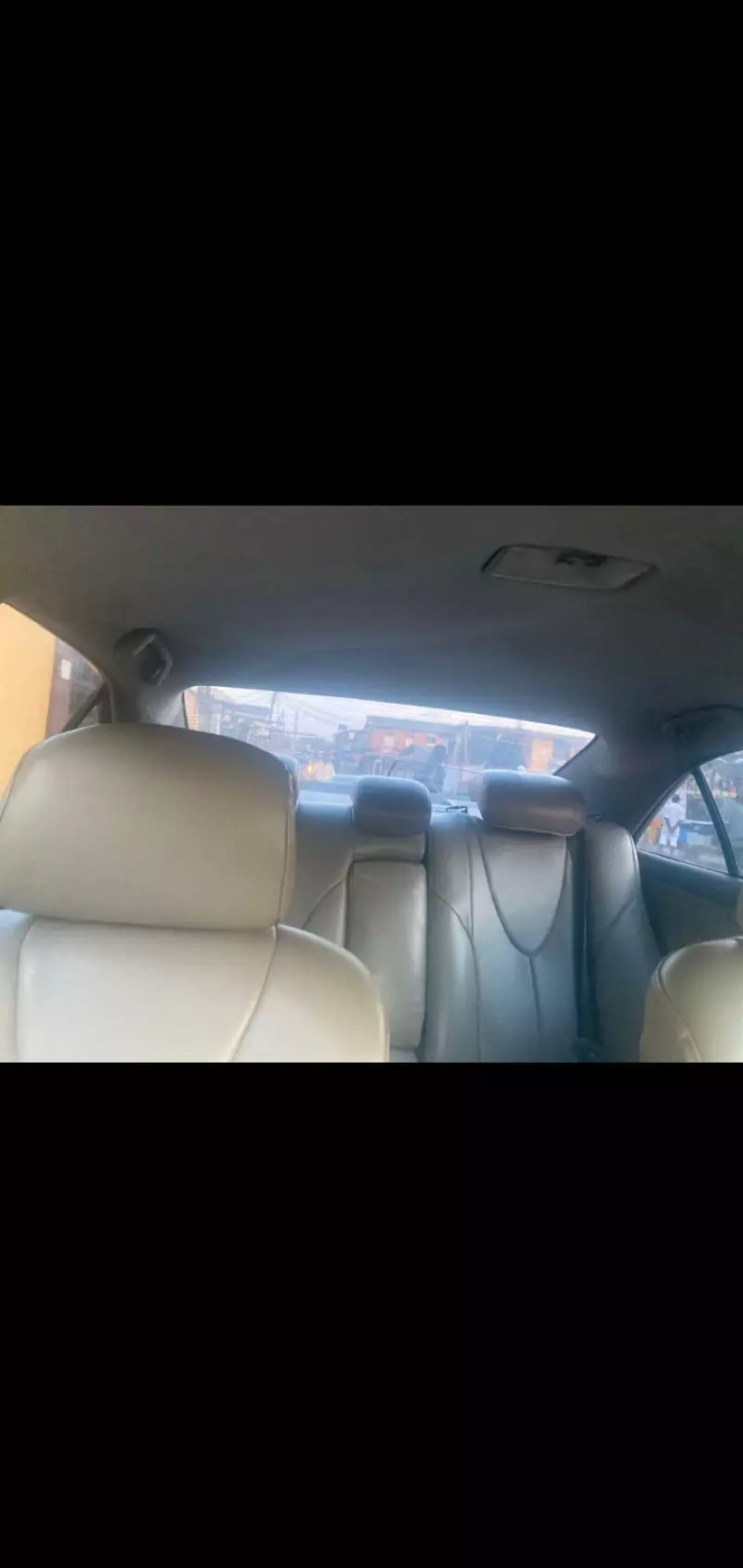Toyota camry   - 2010