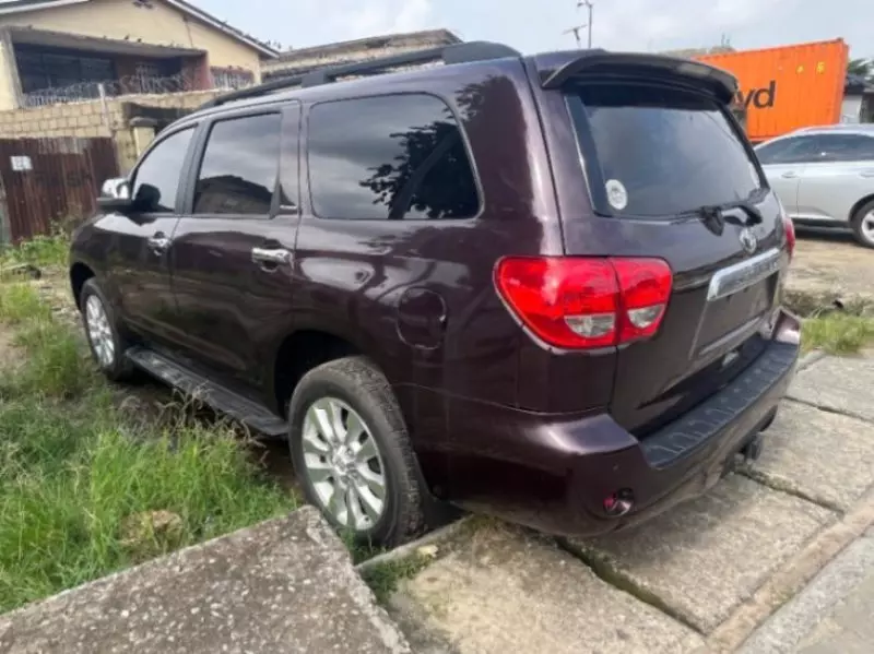 Toyota Sequoia   - 2014