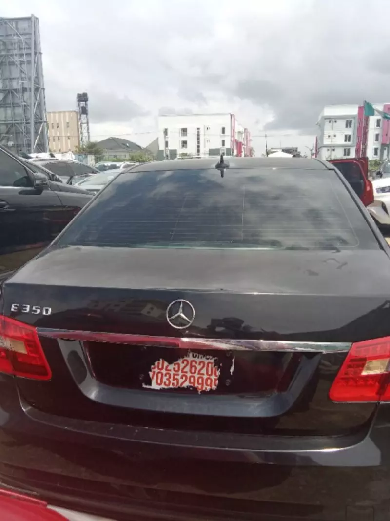 Mercedes-Benz E350   -