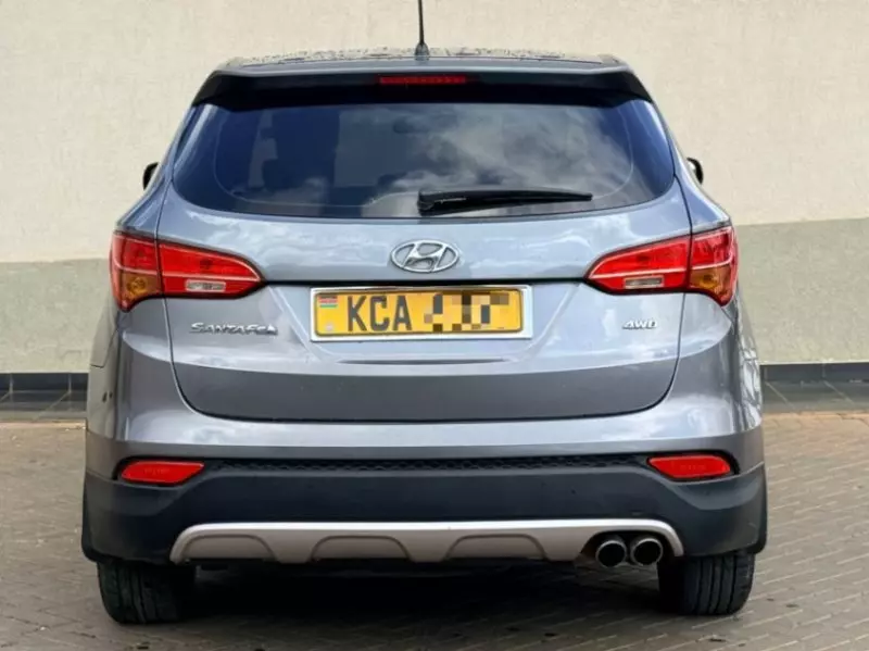 Hyundai Santa Fe   - 2013