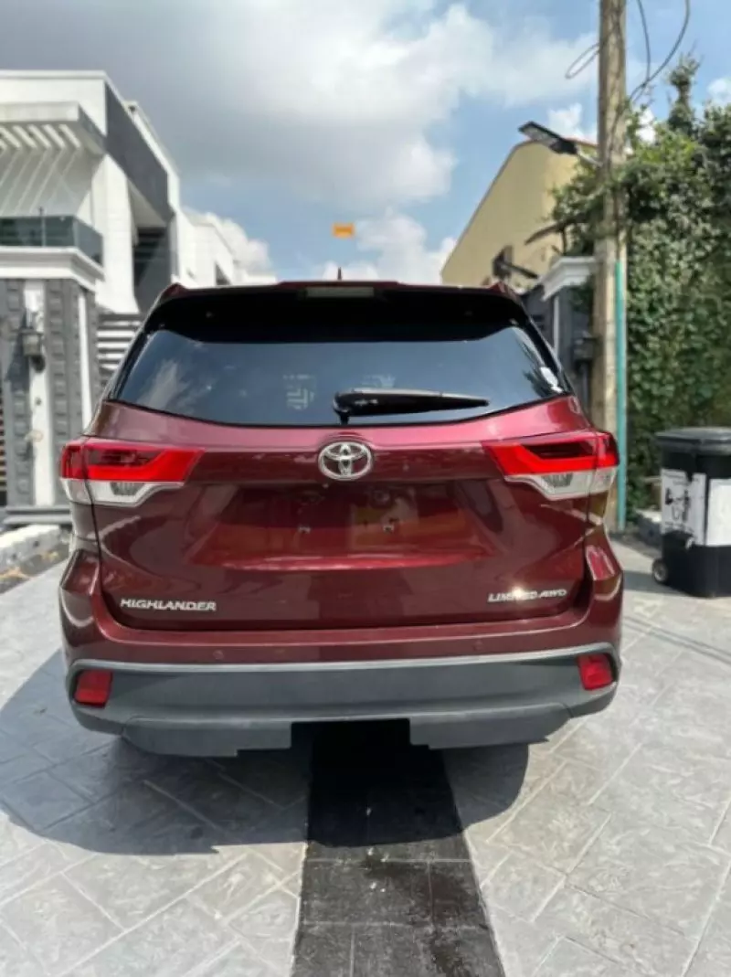 Toyota Highlander   - 2014
