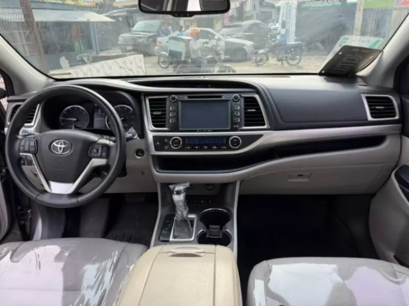 Toyota Highlander - 2016