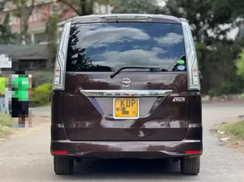Nissan Serena Hybrid    - 2015