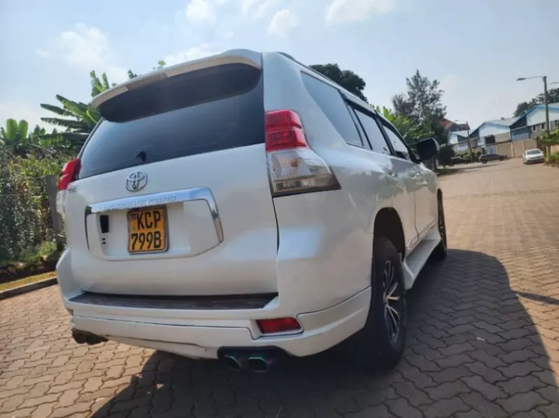 Toyota Landcruiser Prado   - 2010
