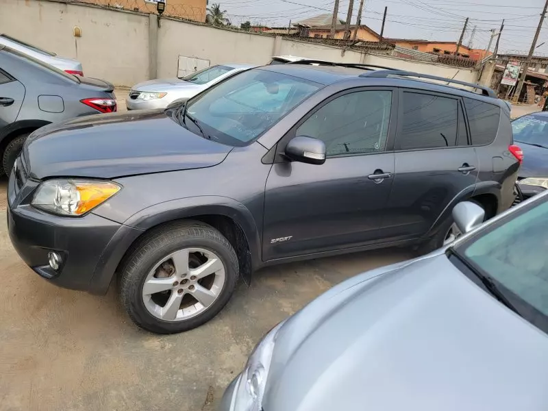 Toyota Rav4   - 2011