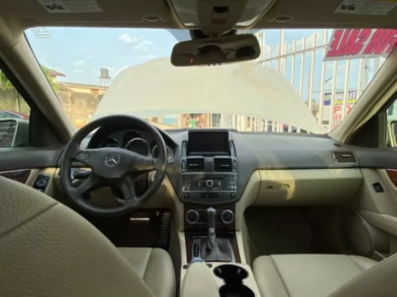 Mercedes-Benz C 300 - 2011