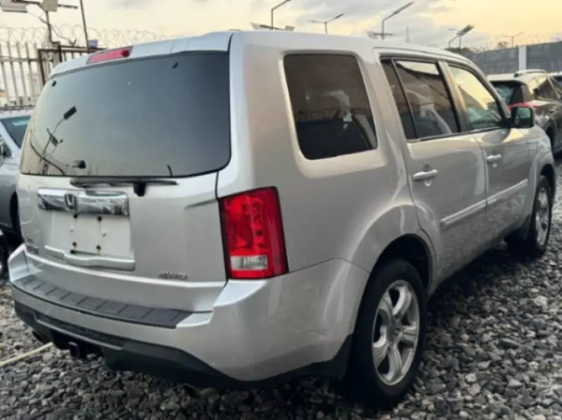 Honda Pilot   - 2012