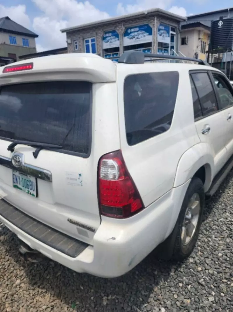 Toyota 4-Runner   - 2006