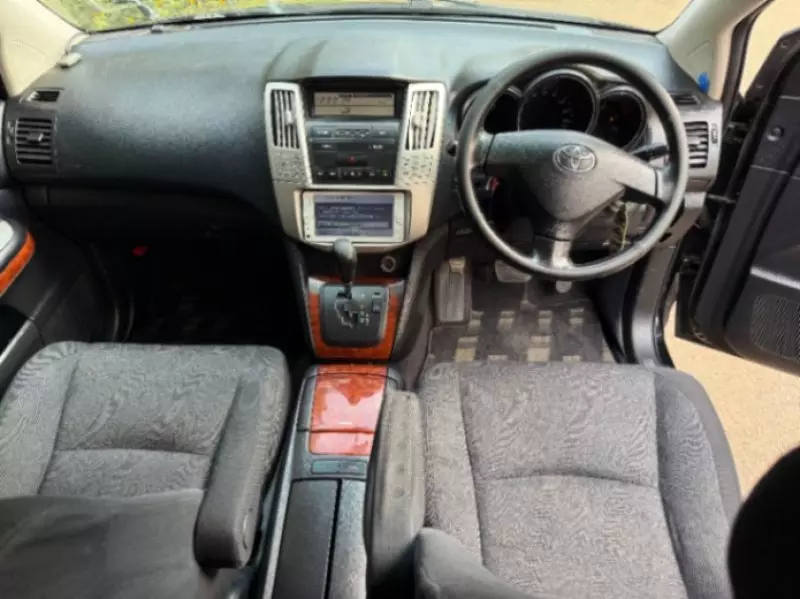 Toyota Harrier   - 2010