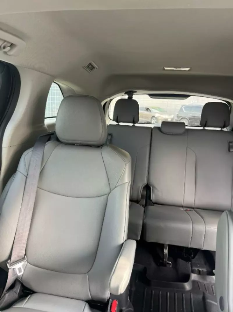 Toyota Sienna   - 2022