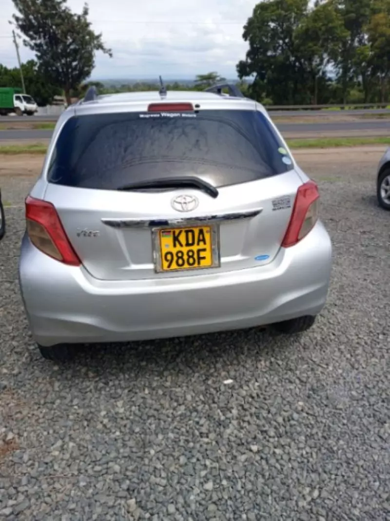 Toyota Vitz   - 2016