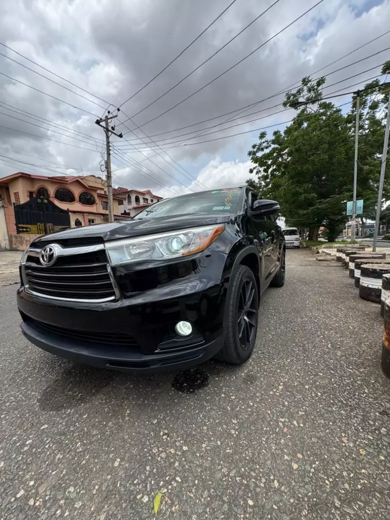 Toyota Highlander   - 2015