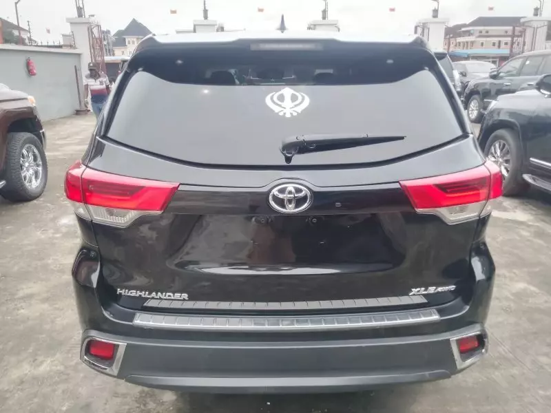 Toyota Highlander   - 2018