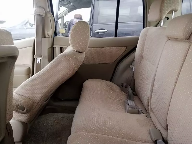 Toyota Raum    - 2009
