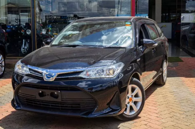 Toyota Fielder hybrid    - 2019