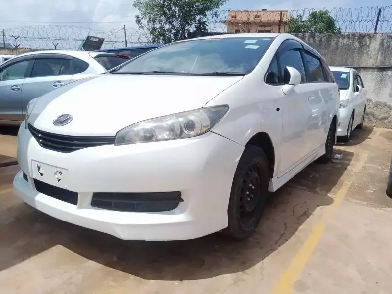 Toyota Wish   - 2012