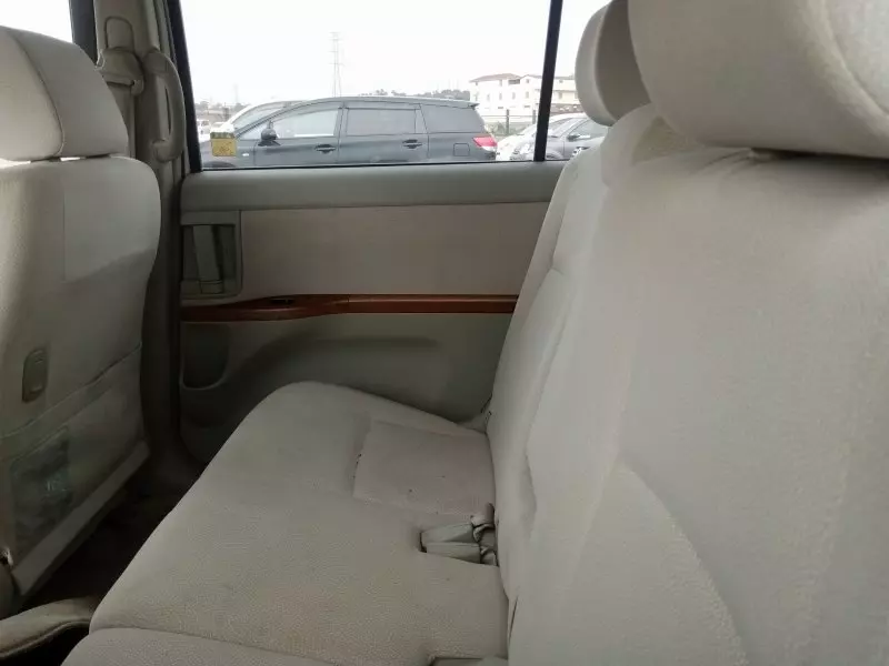 Toyota Isis    - 2009
