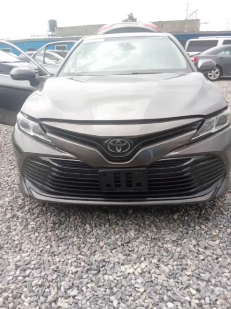 Toyota Camry   - 2018