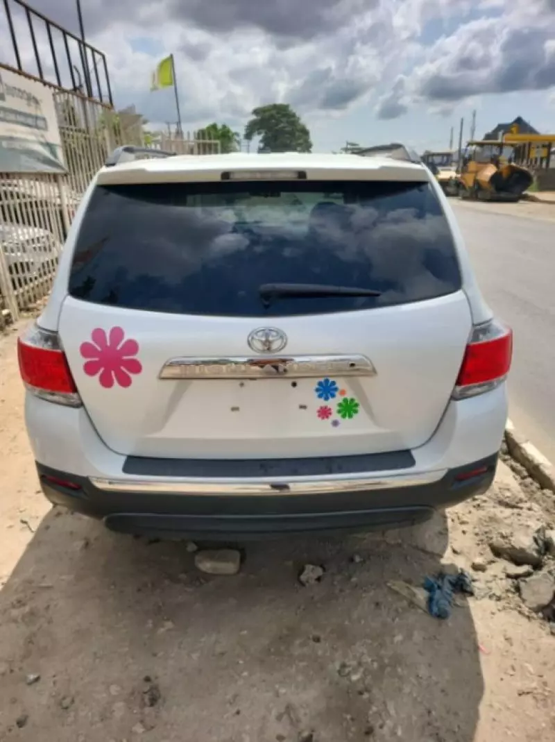 Toyota Highlander   - 2012