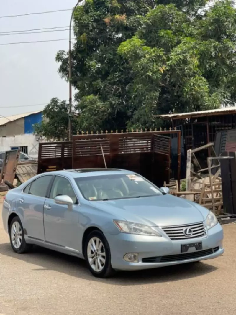 Lexus ES   - 2011