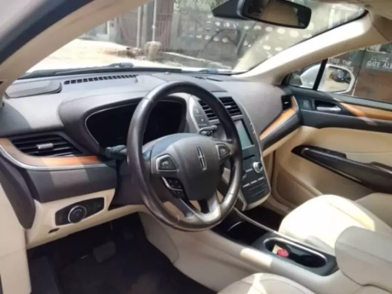 Lincoln MKC   - 2015