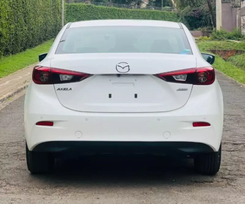 Mazda Axela    - 2019