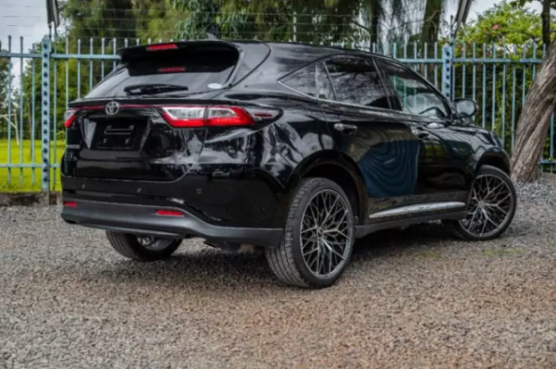 Toyota Harrier   - 2019
