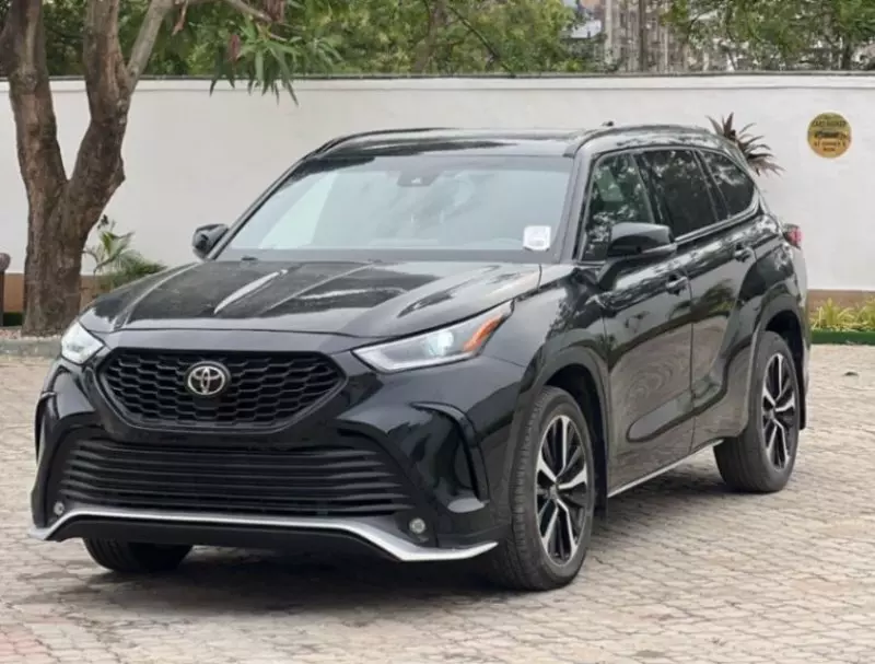 Toyota Highlander   - 2022