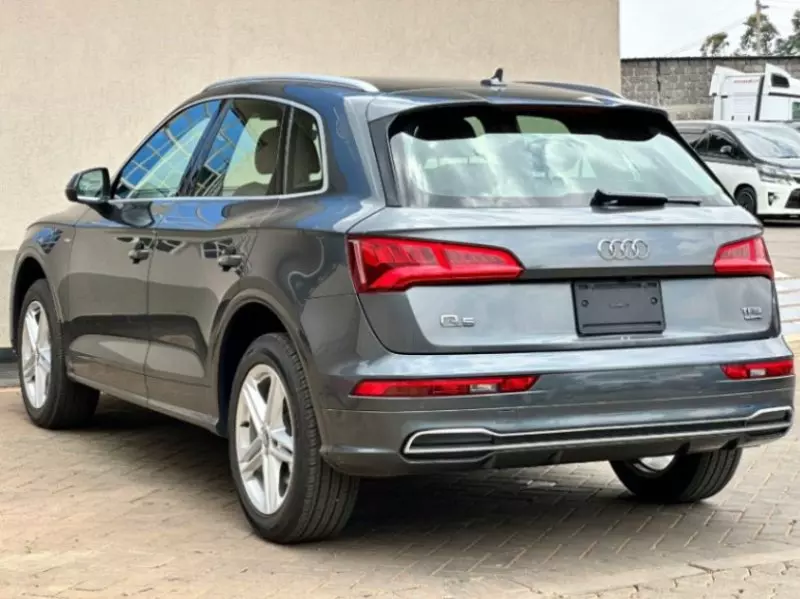 Audi Q5   - 2018