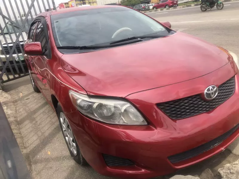 Toyota Corolla   - 2010