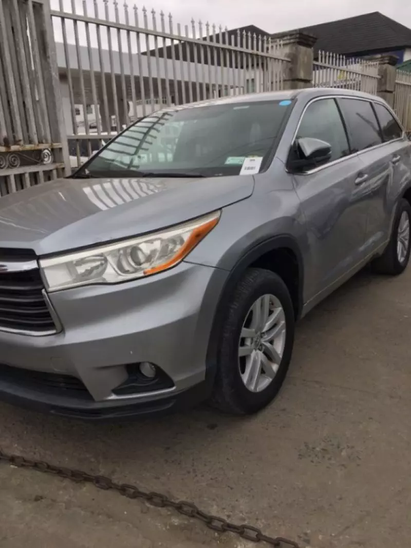 Toyota Highlander   - 2015