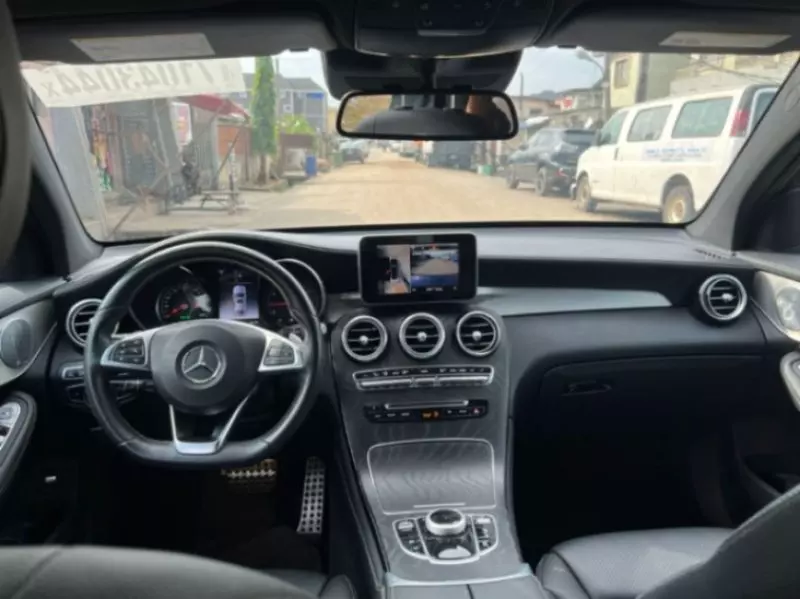 Mercedes-Benz GLC 300   - 2019