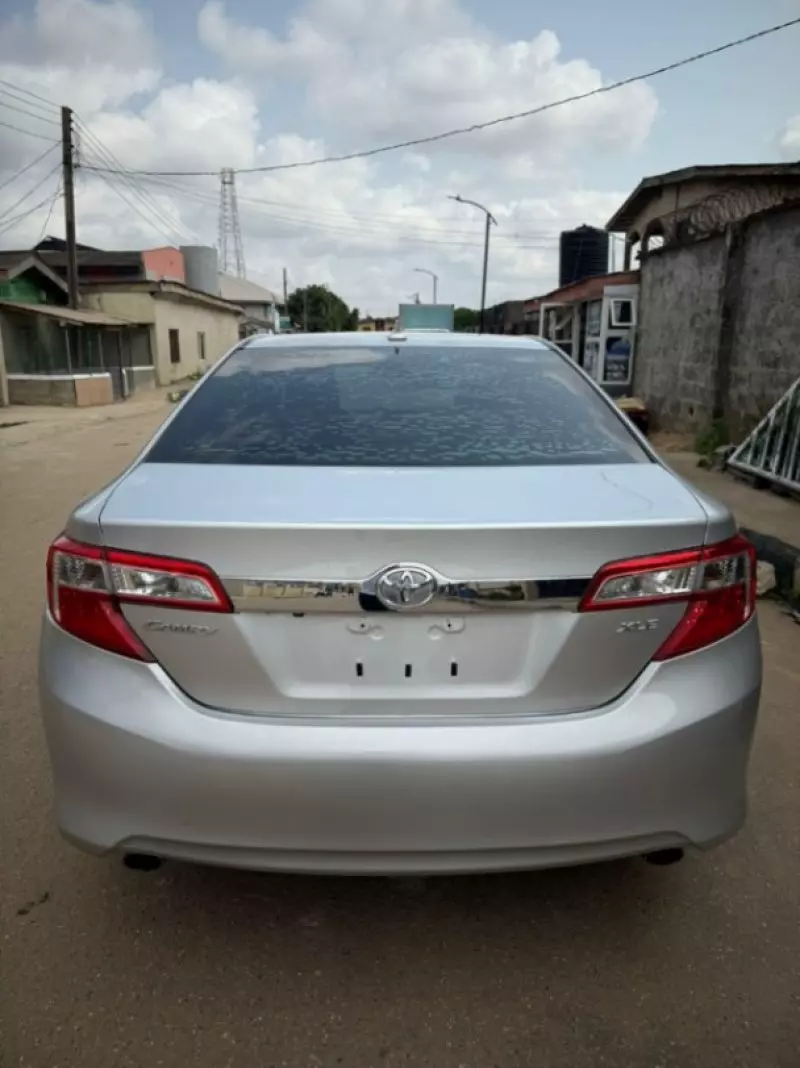 Toyota Camry   - 2012