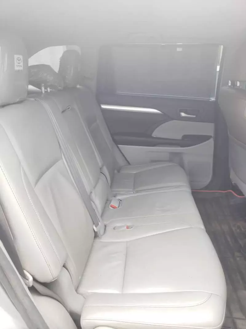 Toyota Highlander   -