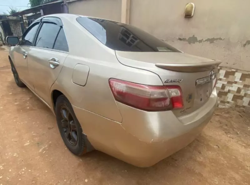 Toyota Camry   - 2007