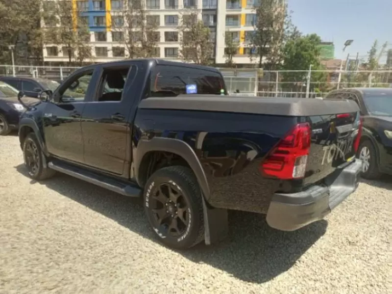 Toyota Hilux   - 2019