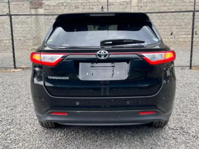 Toyota Harrier   - 2018