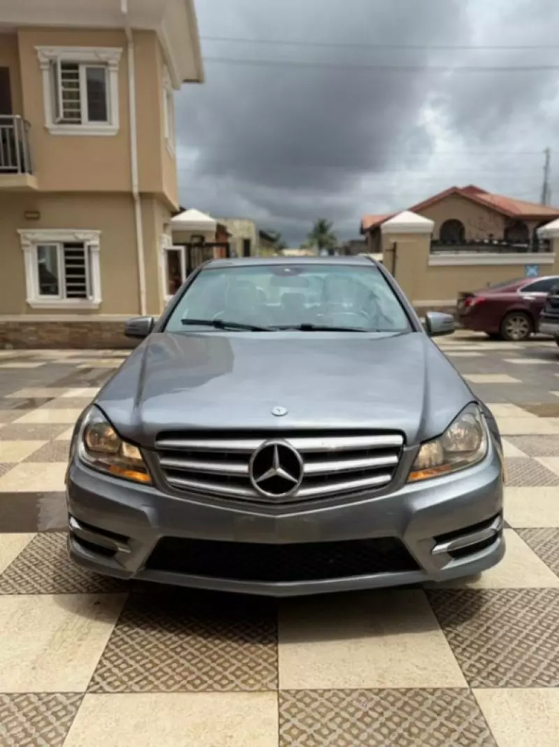 Mercedes-Benz C 300   - 2013