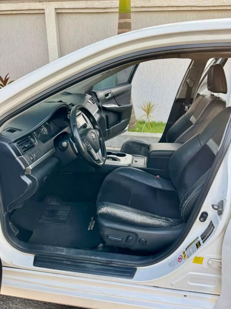 Toyota Camry   - 2013