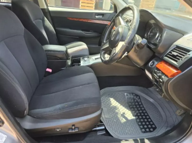 Subaru Outback   - 2010