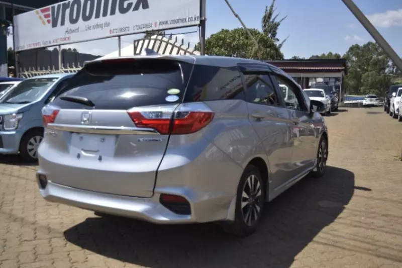 Honda Fit shuttle    - 2018
