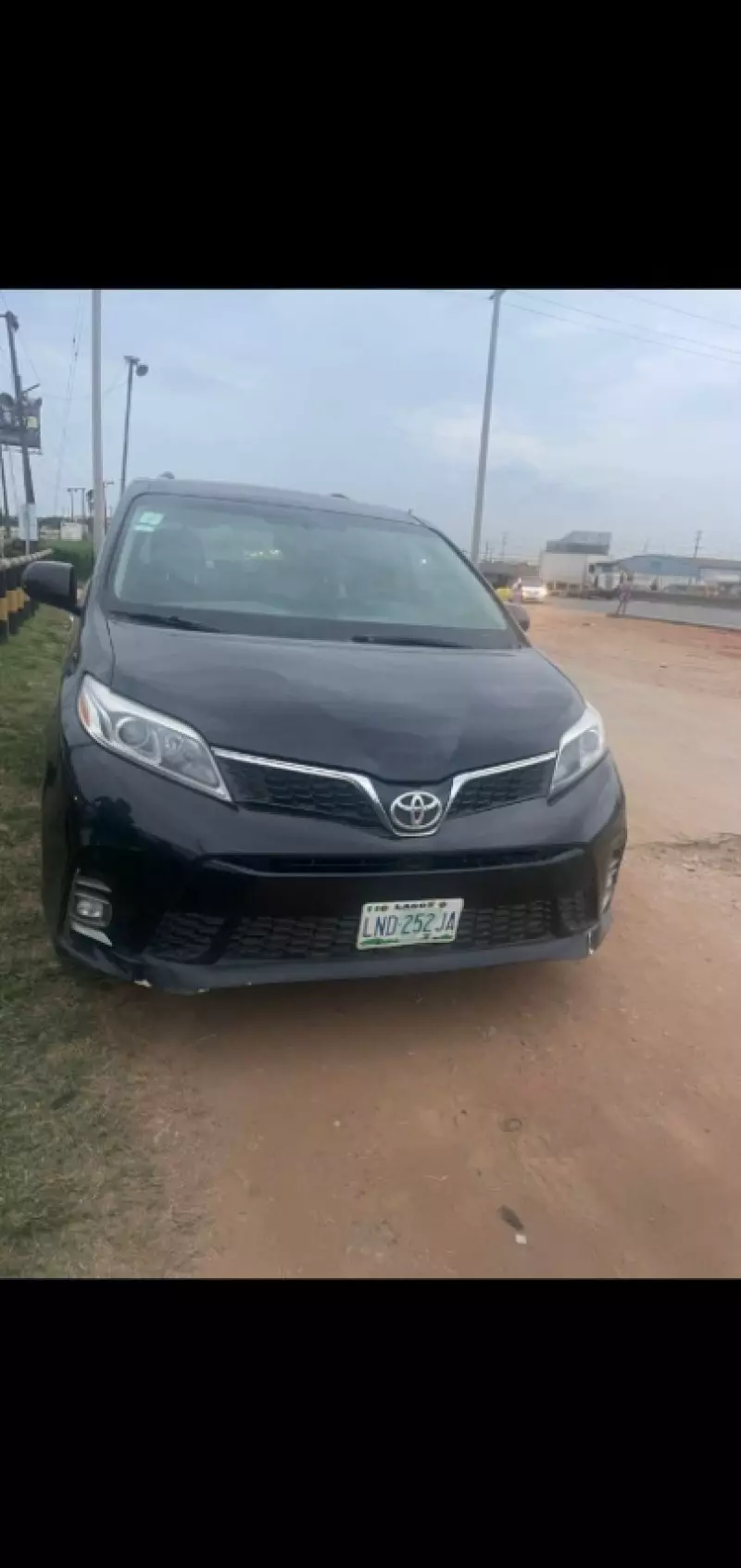 Toyota Sienna   - 2011